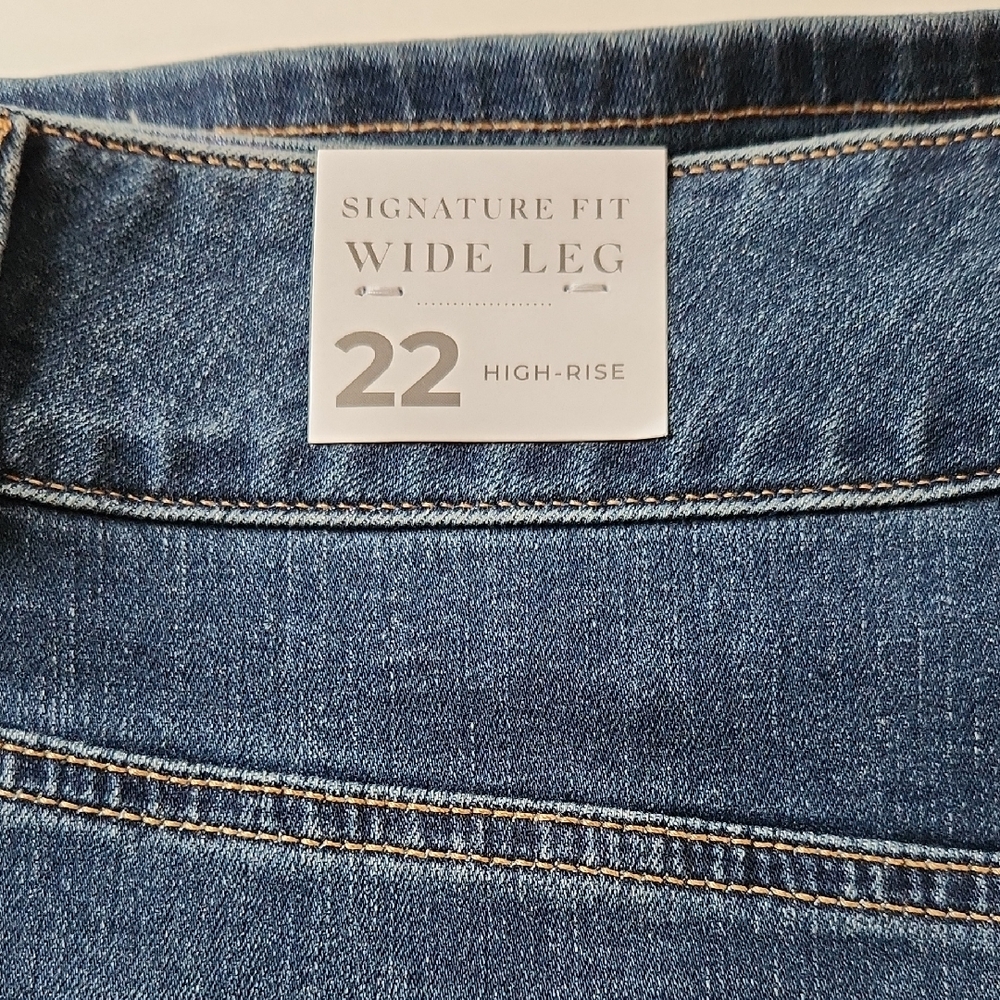 NWT Wide Leg Jeans